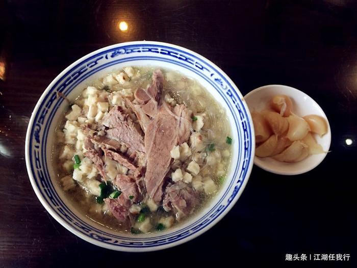 甘肃特色美食：羊肉泡馍的做法！