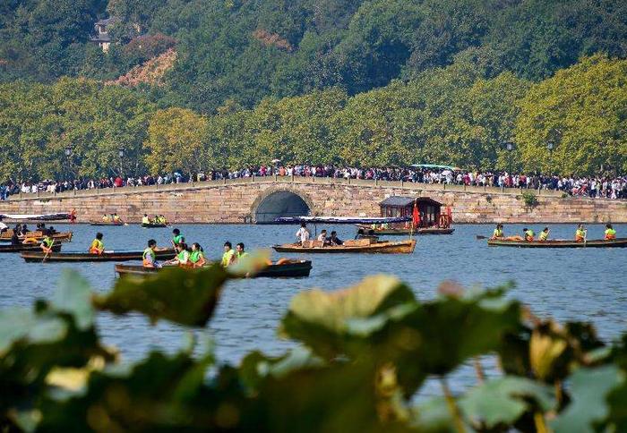 为何中国游客舍得大手大脚的吃大餐、买东西，却不愿意花钱买门票