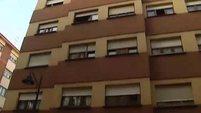 66岁西班牙奶奶不堪虐待捅死丈夫，从3楼跳下后当场死亡