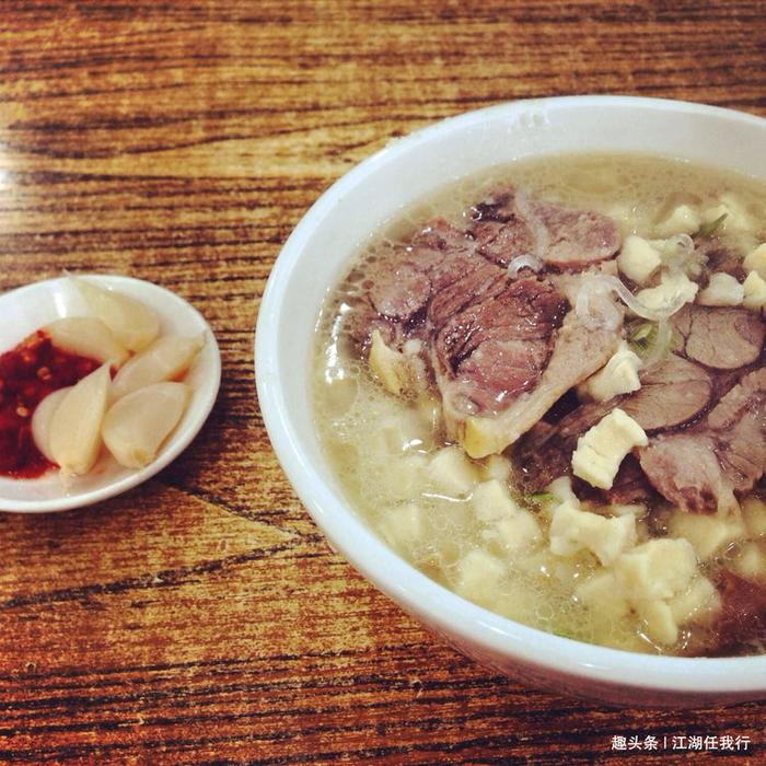 甘肃特色美食：羊肉泡馍的做法！