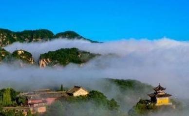 杜甫的一首杂诗，颔联采用加倍写法，诗圣水平确实高超