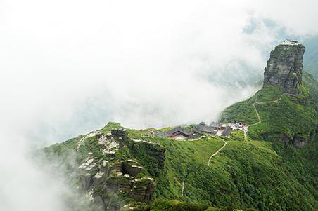 贵州赤水有一座白云山，白云深处有人家，四川盆地南缘最美的山