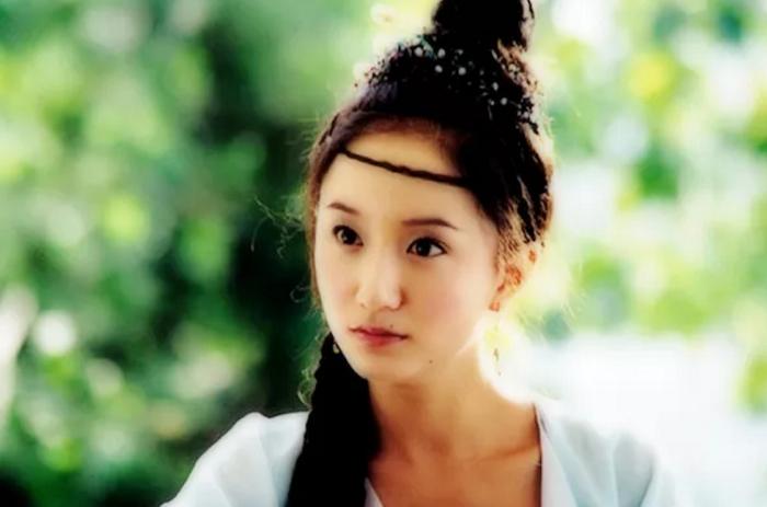 黄轩唯一承认过的女友，外号小周迅，36岁坦然接受演母亲的角色