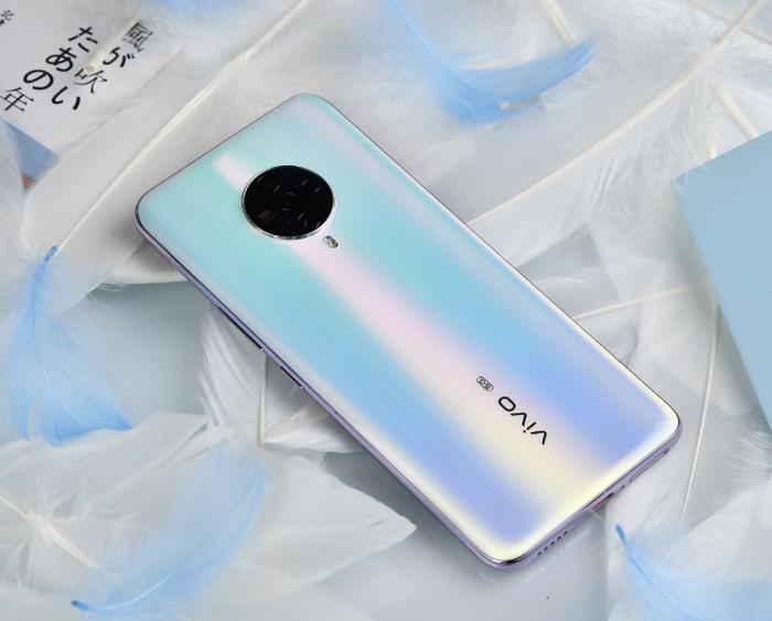 时尚界的时尚宠儿，vivo S6定义新科技美学