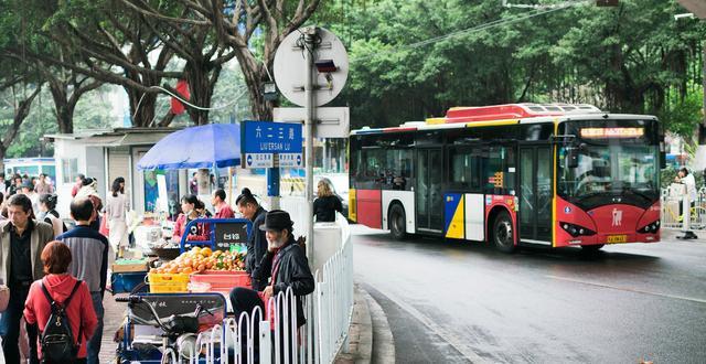 城市老年人免费乘坐公交政策亟需调整