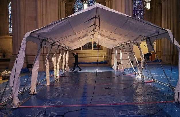 纽约改造圣约翰大教堂成“战地医院”，搭建9顶医疗帐篷400张病床