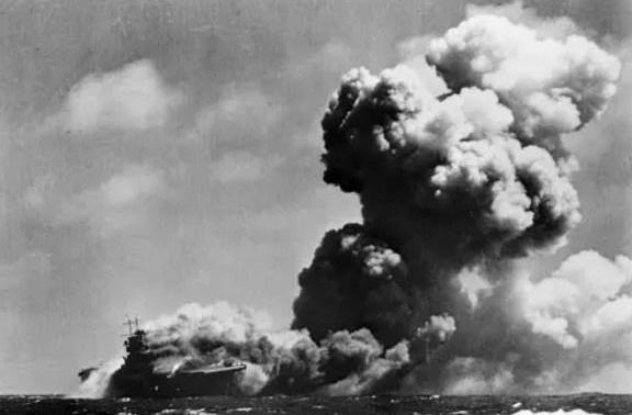 78年来第一次！太平洋上已无美军航母，疫情瞬间摧垮超级大国