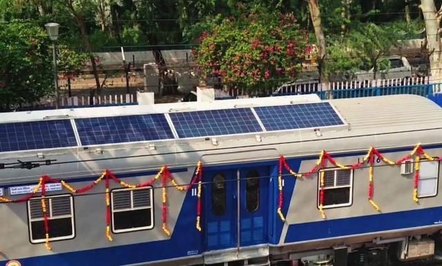 印度发明太阳能火车，印度网友拍手称赞：技术已赶超中国