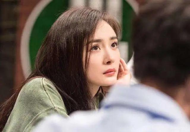 被扣上“离婚女人”标签的杨幂，凭什么不能拥有爱情？