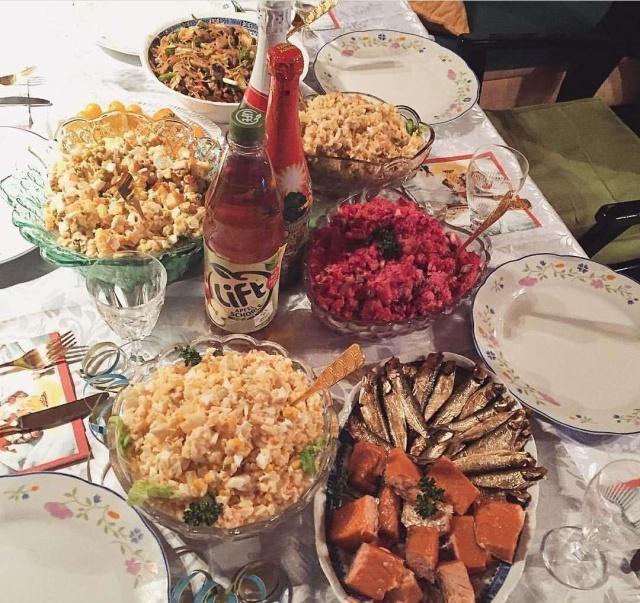 俄罗斯普通家庭的一日三餐，看完终于明白：为啥俄罗斯人彪悍了