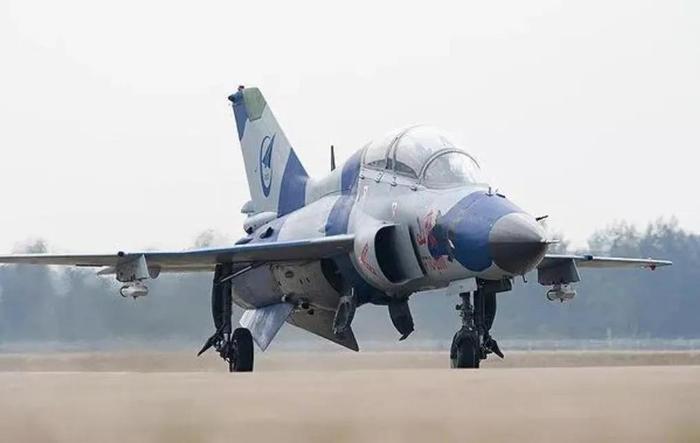 歼-7魔改“海山鹰”，中国第二款舰载机，为何不能上航母？