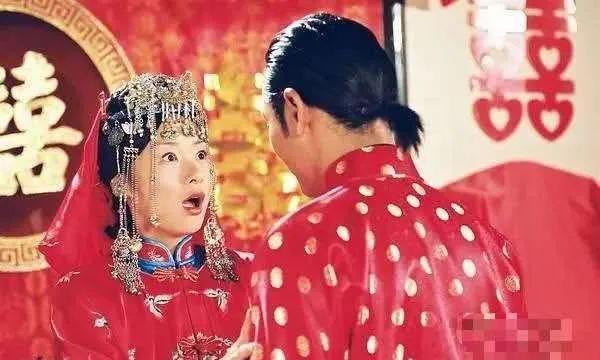《第8号当铺》演员现状：45岁女主素颜幻灭，58岁男主成潮流帅爸