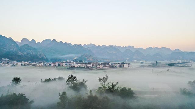 贵州神奇的喀斯特地貌，两万多个山峰成山成林，比石林还美!