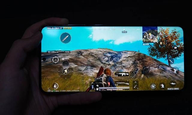 再看《王者荣耀》的表现，支持高帧率模式，同时支持超高分辨率。实际操