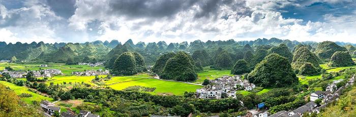 贵州神奇的喀斯特地貌，两万多个山峰成山成林，比石林还美!
