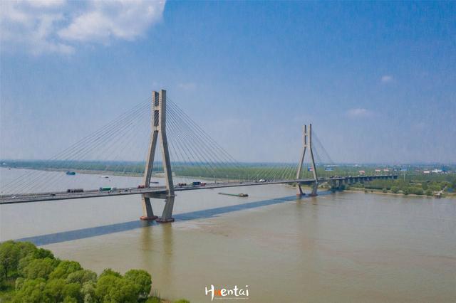 在长江天堑下的茅以升公园，航拍润扬大桥，看扬州镇江两市