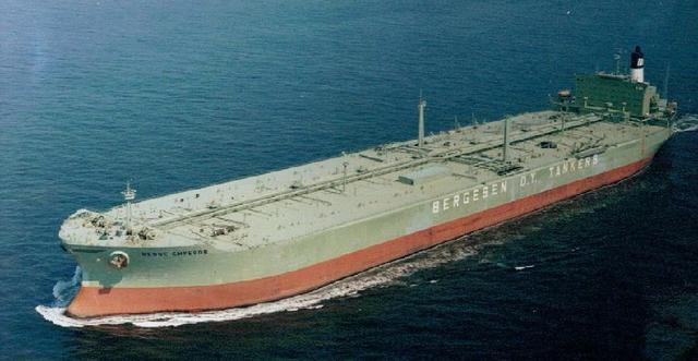 “超级船舶”听过吗？世界上最大的十艘船舶，哪艘都比航母吨位大