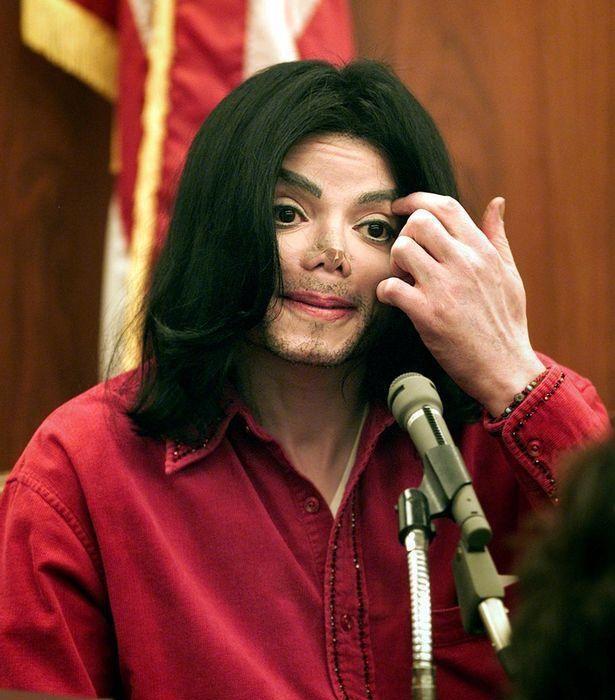 迈克尔·杰克逊鼻子的真实状态：“软骨暴露、没有鼻孔”
