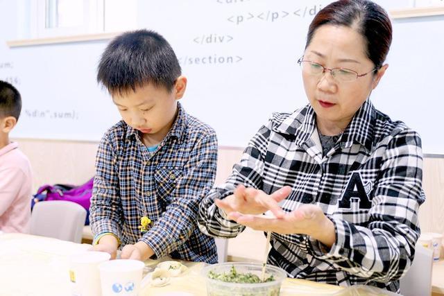 父母的过分节俭，正在毁掉孩子的眼界和格局，拉低孩子人生的高度