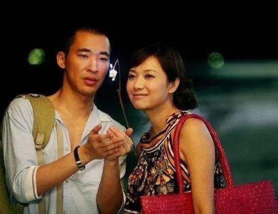 徐静蕾自曝偷穿男友裤子，相恋11年不结婚，却越爱越高调