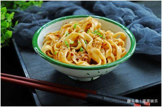 精选美食：蛋香藕饼，小炒香辣牛肚，麻酱拌面，麻婆豆腐的做法