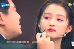 《王牌5》沈腾给关晓彤卸妆时,华晨宇下意识的动作和表情太吸睛