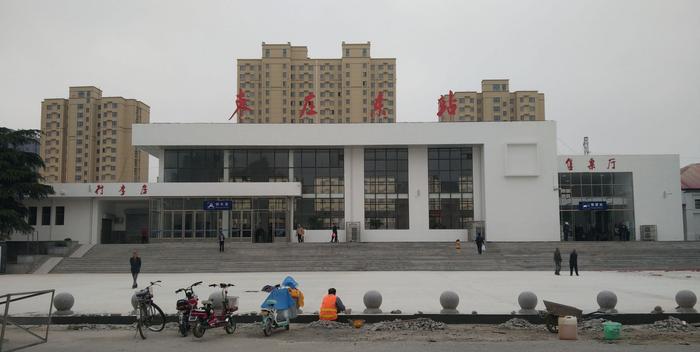 枣庄市主要的客货运火车站之一——枣庄东站