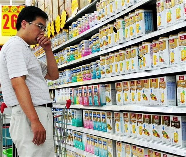 央视曝光：进口奶粉界丑闻一桩又一桩，坑的还是国内的孩子