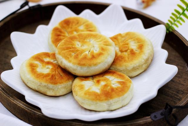 原来洋葱猪肉馅饼更美味，香气四溢超好吃，孩子们馋得不行