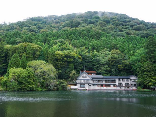 日本最“特别”温泉，一半温暖一半清凉，游客：冰火两重天