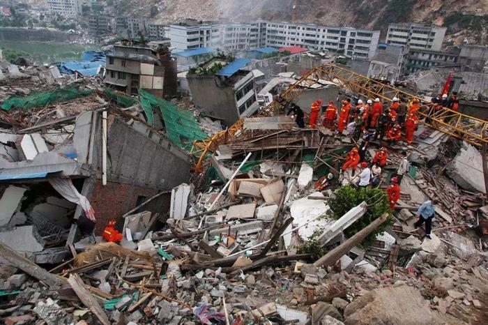 12年前汶川地震，全国救援直升机缺乏，现在数量大增是血的教训