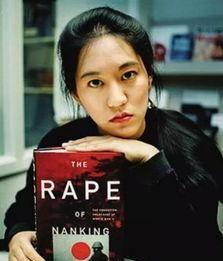 1997年她出版了《南京大屠杀》，36岁含泪举枪