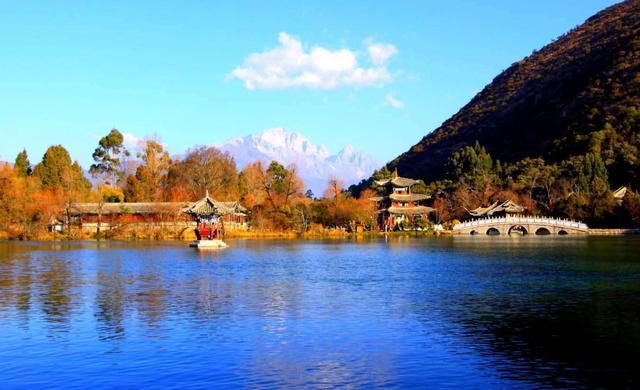 广东的两座宜居城市，风景迷人旅游资源丰富，却不是深圳和广州