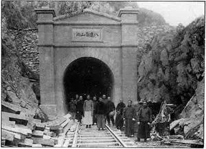詹天佑临危受命，京张铁路中国人自行设计建造的第一条铁路