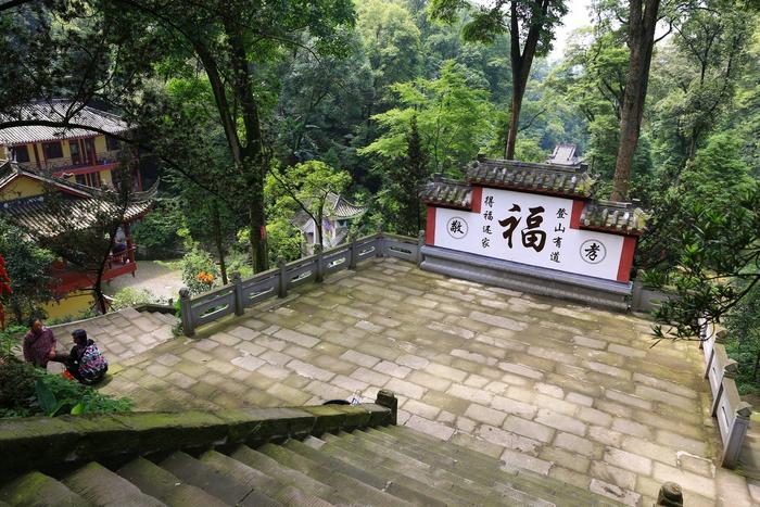 四川深山中的般若寺，至今已有600年历史，距都江堰半小时车程