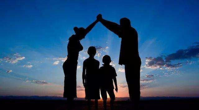 李玫瑾：爸爸爱妈妈，孩子更优秀！家庭幸福是教育孩子的第一步