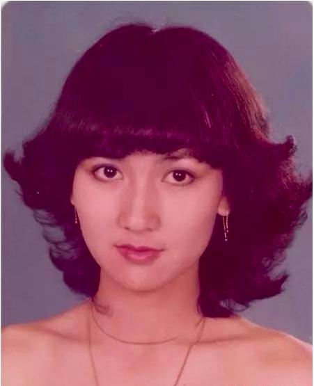 童年时期都把赵雅芝当女神，原来叶童陈美琪年轻时颜值也这么能打