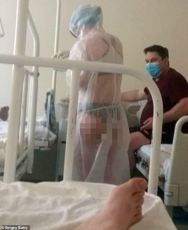 俄护士着透视装爆红将受惩罚, 政客强烈反对: 她激起患者的求生欲
