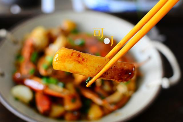 初夏没胃口，炒一盘梭子蟹炒年糕，鲜香美味，年糕的顶级吃法