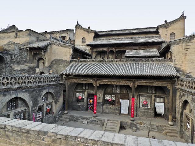 临汾一座寺院，传说有通往五台山隧道，建筑格局如迷宫般院中套院