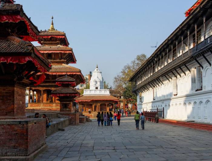 尼泊尔最有名气的广场，为世界文化遗产，曾受地震影响严重损坏