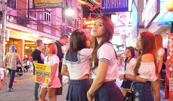 泰国旅游火爆，女导游可当“女友”价格实惠