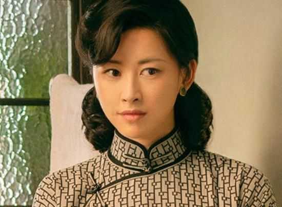 朱一龙民国造型帅炸了，女二比女主还要美
