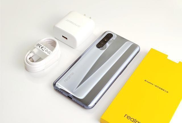 Realme x50 Pro玩家版发布，红米K30 Pro立刻降价300回应