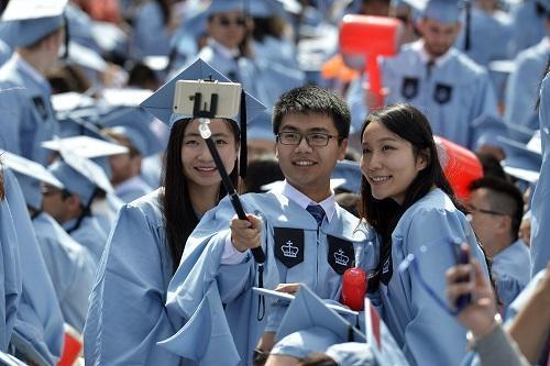 中国大陆在美留学生想回国，美国却设置条件，为了安全我们给否了