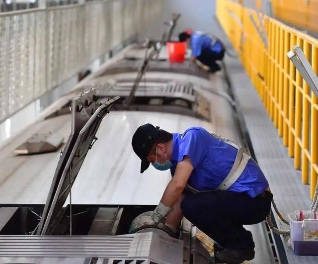 武汉地铁做引擎 助推城市建设重振