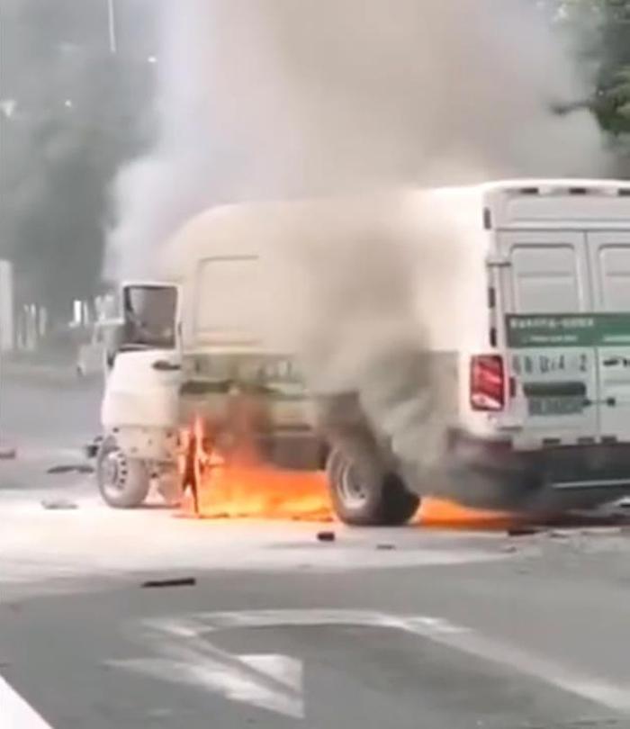 深圳电动货车追尾起火，电池安全问题再次引发深思