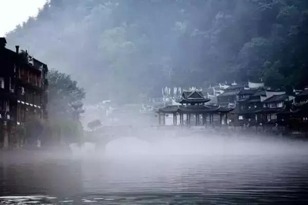 19首古诗词赏尽夏雨：古诗词里的夏雨，每一首都诗情画意！