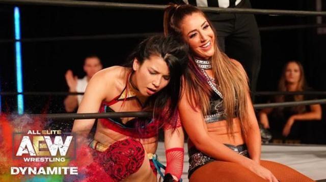 WWE摔小辉新闻:NXT冠军上演无间道？竟为女友跳槽至AEW！