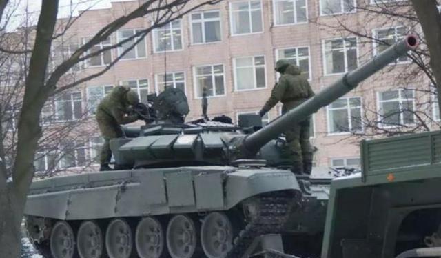 阿玛塔只是噱头，俄军主力坦克还是改进型T72：坦克两项专用赛车